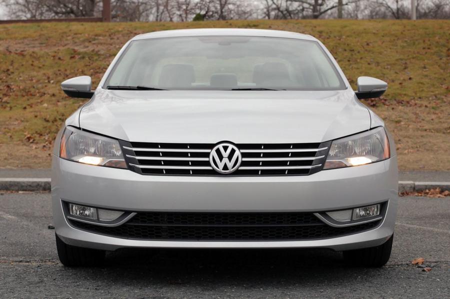  Volkswagen Passat 2.5L SEL Premium 2012 года  (фото 6 из 36)
